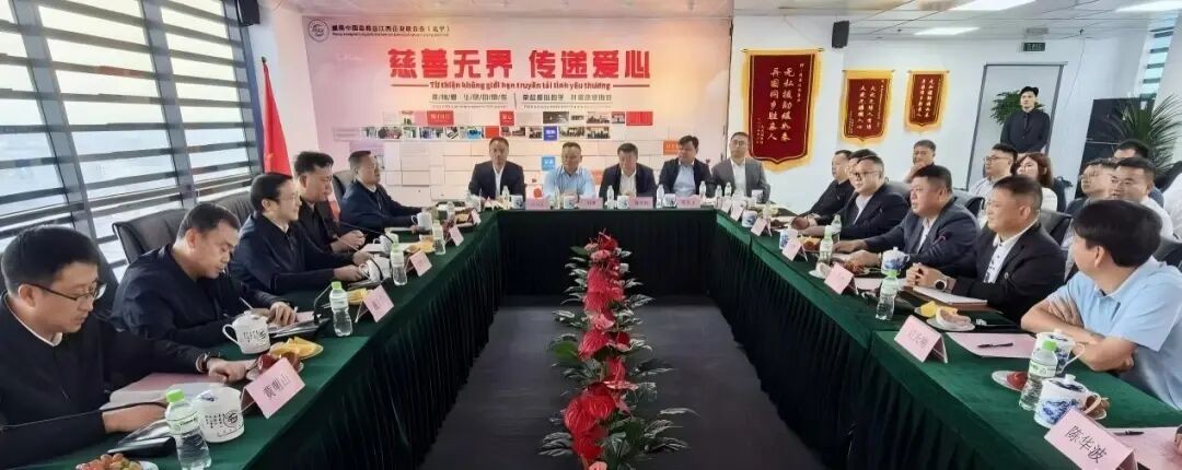 中国养猪网双胞胎共建栏目