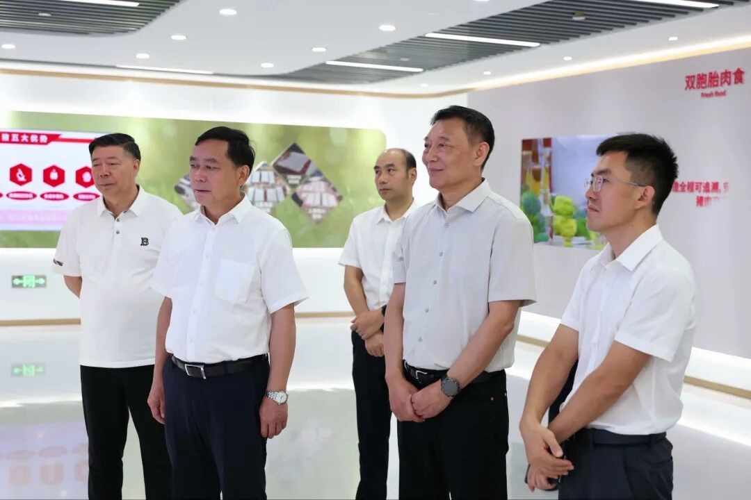 中国养猪网双胞胎共建栏目